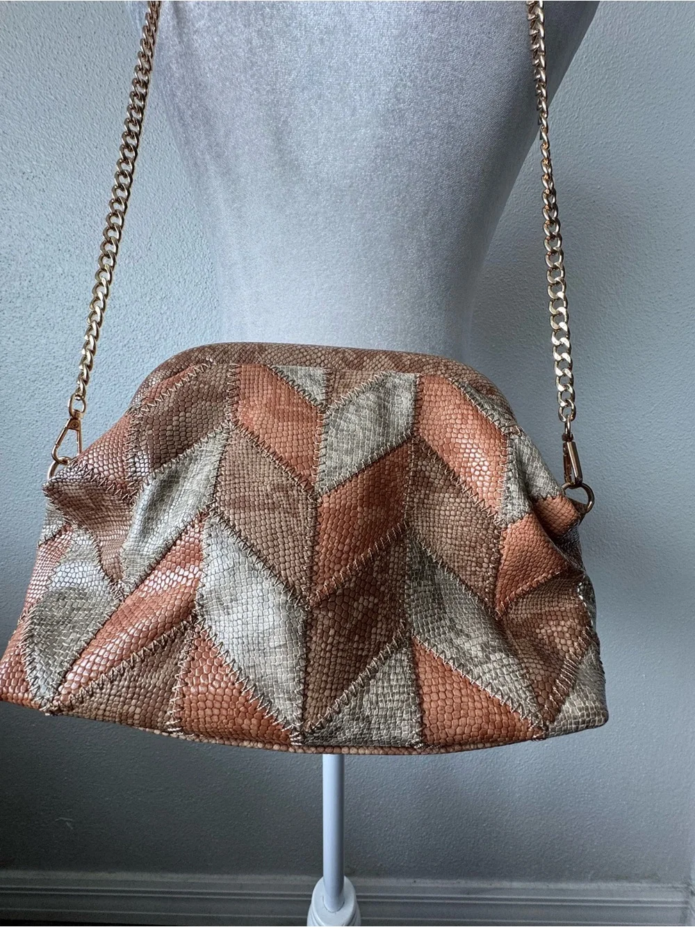 Anthropologie Woven Chevron Pouch Shoulder Bag Beige Tan Gold Chain Strap